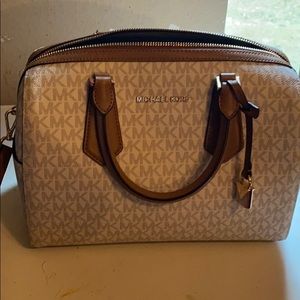 Lg Michael Kors Grayson